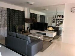 Lucky Plaza (D9), Apartment #585567081